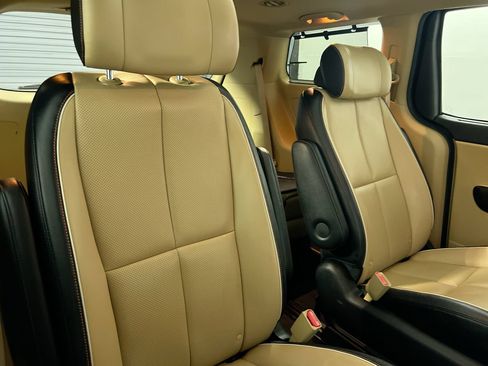 Used 2018 Kia Sedona SX Limited w/ SX Limited Prestige Package FWD image 30
