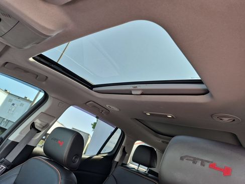 Certified 2022 GMC Acadia AT4 w/ Technology Package AWD/4WD image 19