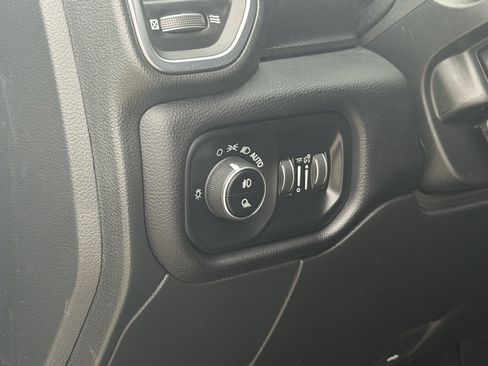 Used 2024 RAM 2500 Laramie w/ Safety Group AWD/4WD image 27