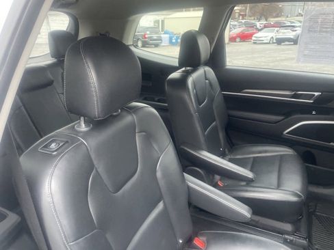 Used 2021 Kia Telluride S image 36