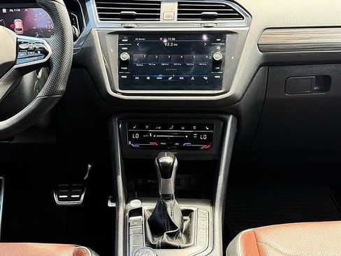 Used 2024 Volkswagen Tiguan SEL R-Line w/ MDO Package, Two-Row AWD/4WD image 31