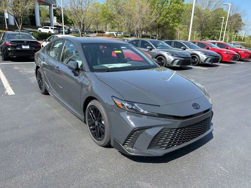New 2026 Toyota Camry SE FWD image 1