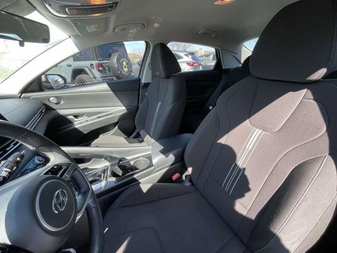 Used 2023 Hyundai Elantra SEL w/ Convenience Package image 27
