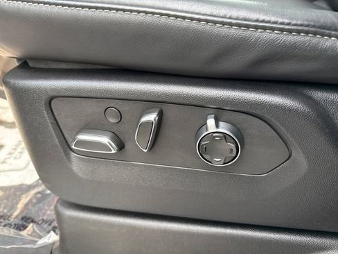 Used 2023 Cadillac Escalade Premium Luxury Platinum image 41