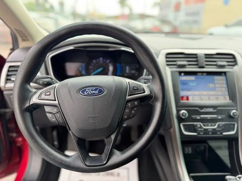 Used 2019 Ford Fusion SE FWD image 46