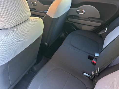 Used 2019 Kia Soul FWD image 12