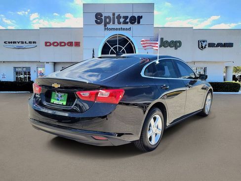 Used 2022 Chevrolet Malibu LS FWD image 2