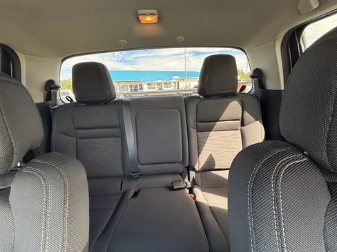 Used 2023 Nissan Frontier SV image 7