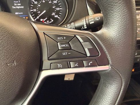 Used 2020 Nissan Rogue S FWD image 17