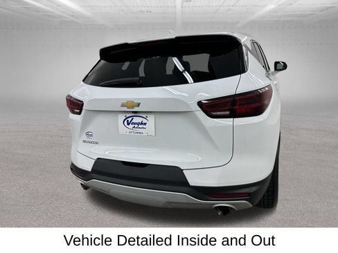 Used 2025 Chevrolet Blazer LT FWD image 13