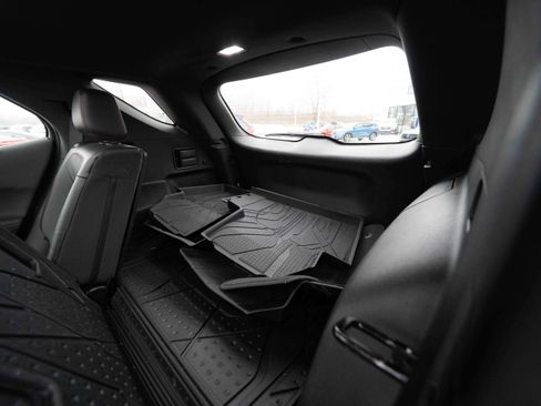 Used 2024 Chevrolet Equinox RS image 24