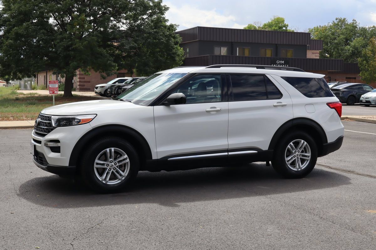 Used 2021 Ford Explorer XLT w/ Equipment Group 202A AWD/4WD image 10