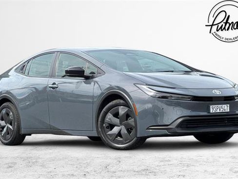 Used 2025 Toyota Prius LE FWD image 1