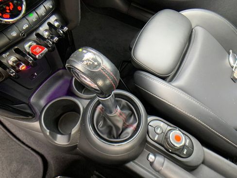 Used 2019 MINI Cooper S image 25