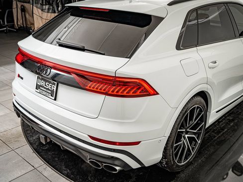 Used 2023 Audi SQ8 Prestige image 11