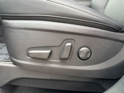 Certified 2025 Kia Telluride S FWD image 15