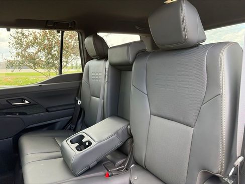 Used 2025 Lexus GX 550 w/ Accessory Package (CT) AWD/4WD image 45