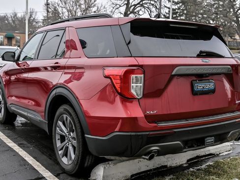 Used 2023 Ford Explorer XLT w/ Equipment Group 202A image 6