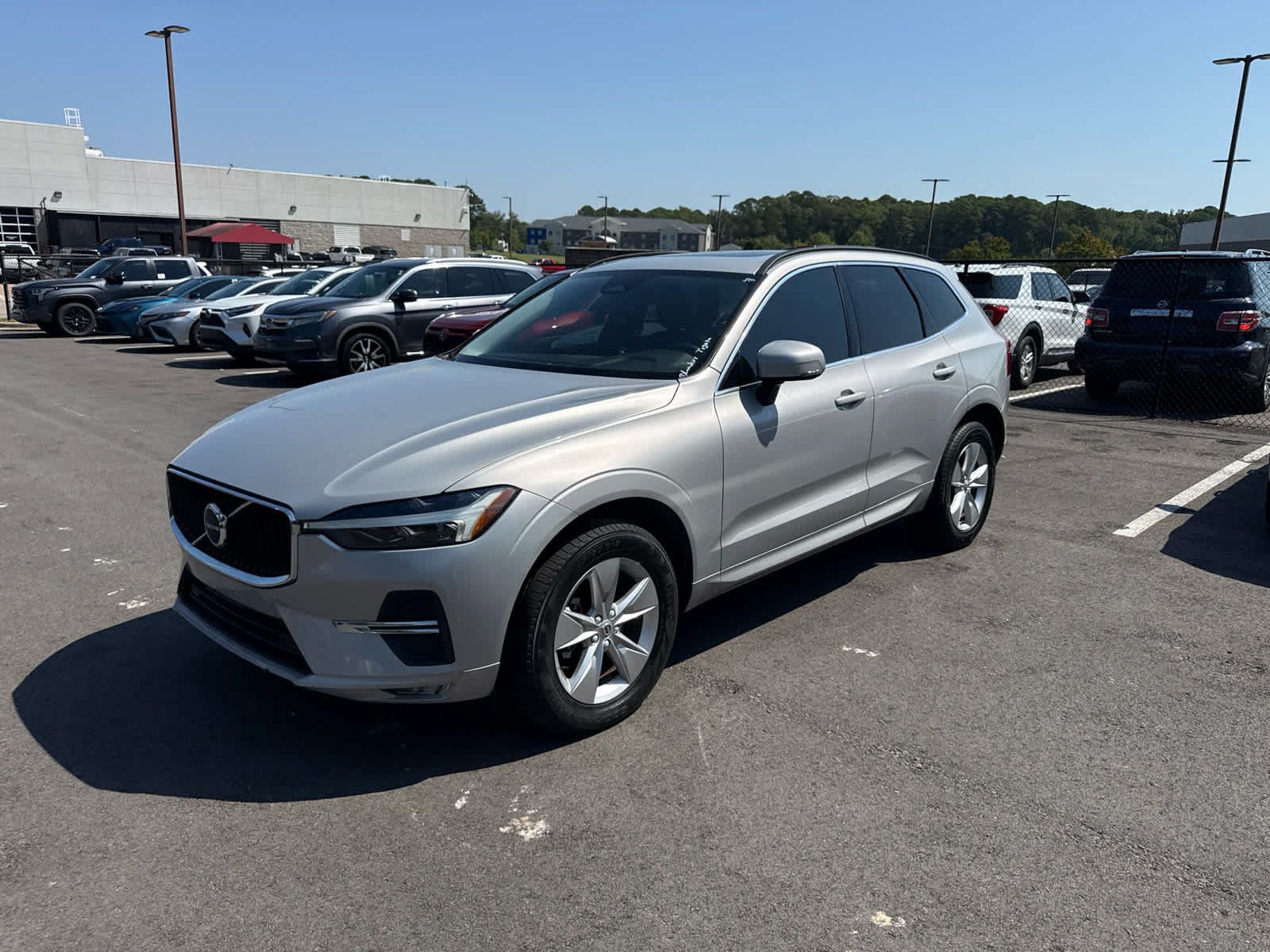 Used 2022 Volvo XC60 B5 Momentum AWD/4WD image 6