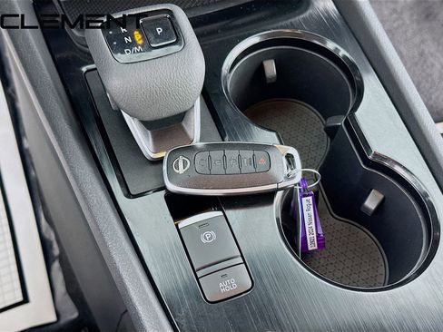 Used 2024 Nissan Rogue S image 22