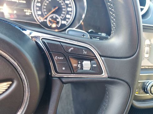 Used 2019 Bentley Bentayga AWD/4WD image 27