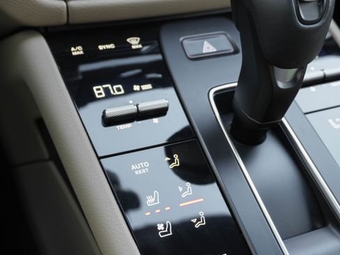 Used 2024 Porsche Macan image 28