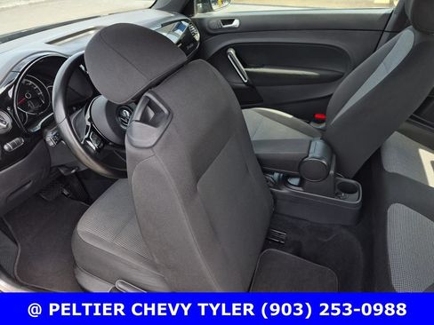 Used 2018 Volkswagen Beetle 2.0T S FWD image 20