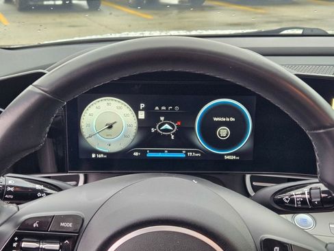 Certified 2024 Hyundai Elantra Limited image 36