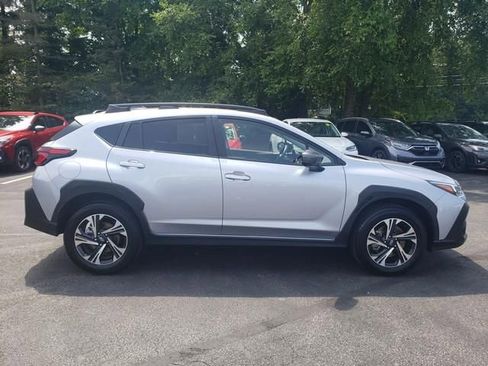 Used 2024 Subaru Crosstrek 2.0i Premium image 2