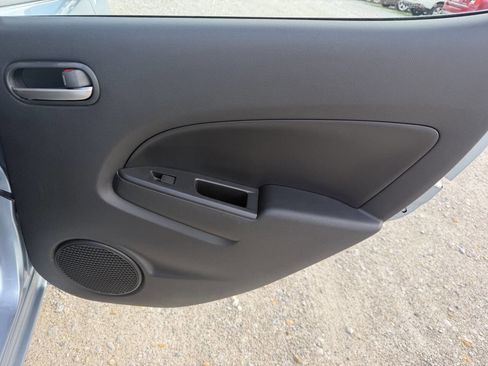 Used 2013 MAZDA MAZDA2 Sport FWD image 18