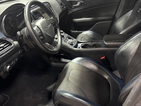 Used 2016 Chrysler 200 S w/ Comfort Group image 2