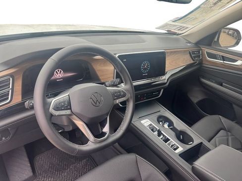 New 2026 Volkswagen Atlas SE FWD image 11