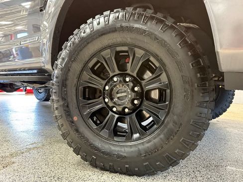 Used 2021 Ford F250 Lariat w/ Tremor Off-Road Package AWD/4WD image 6