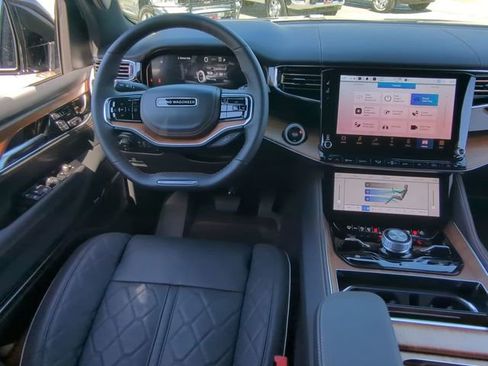 New 2024 Jeep Grand Wagoneer Series III AWD/4WD image 17