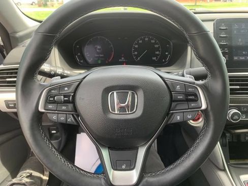 Used 2018 Honda Accord Touring image 25