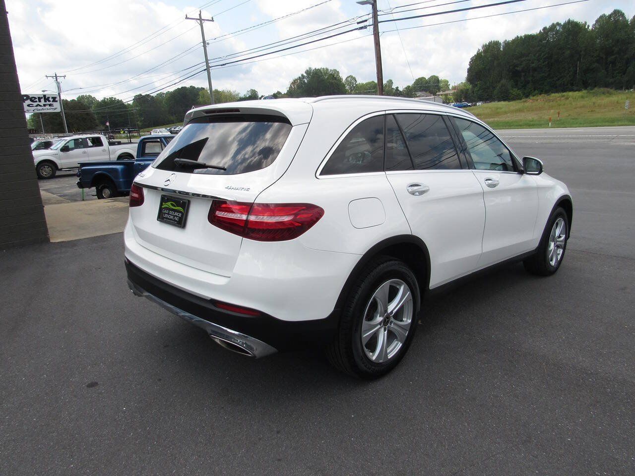 Used 2018 Mercedes-Benz GLC 300 4MATIC image 4