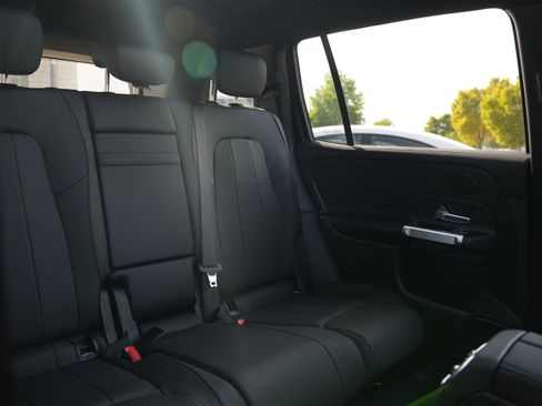 New 2026 Mercedes-Benz GLB 250 4MATIC image 35