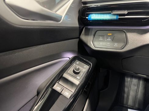 Used 2023 Volkswagen ID.4 Pro S image 32