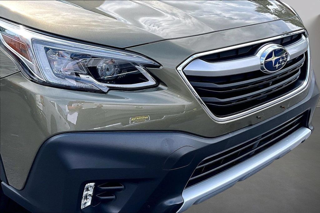 Used 2021 Subaru Outback Touring AWD/4WD image 32