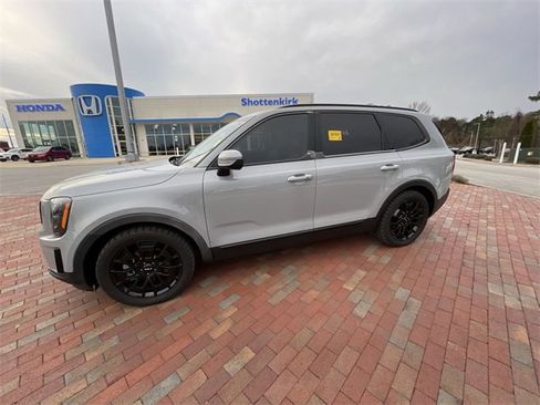 Used 2022 Kia Telluride EX w/ EX Premium Package image 11