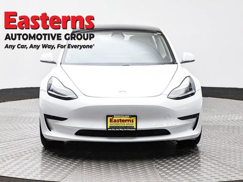 Used 2020 Tesla Model 3 Standard Range RWD image 2