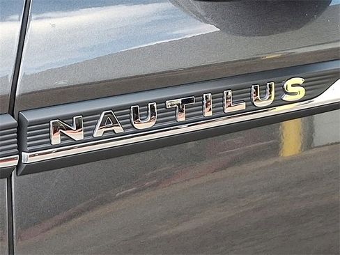 Used 2019 Lincoln Nautilus Select image 30