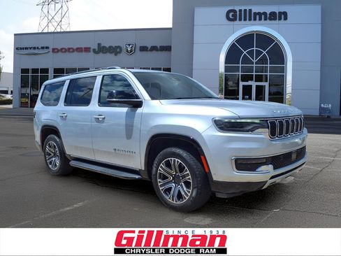 Used 2024 Jeep Wagoneer Series II w/ Flexible Seating Group RWD image 1
