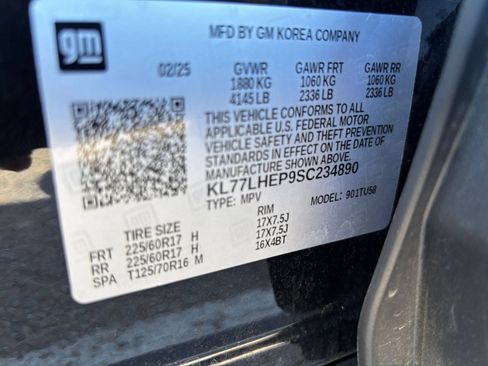 Used 2025 Chevrolet Trax LT w/ LT Convenience Package FWD image 23