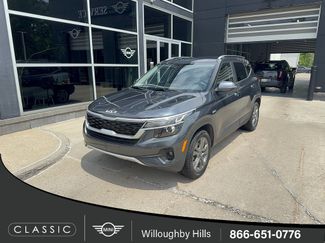 Used 2023 Kia Seltos S w/ Navigation Package AWD/4WD video 1