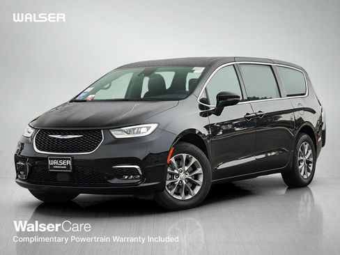 New 2026 Chrysler Pacifica Select image 1