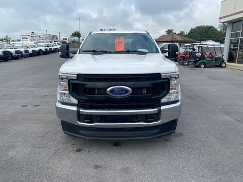 Used 2022 Ford F250 XL w/ Power Equipment Group AWD/4WD image 2