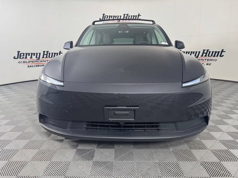 Used 2026 Tesla Model Y AWD image 4