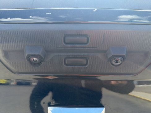 Used 2024 Chevrolet Silverado 1500 LT Trail Boss w/ Convenience Package II image 11