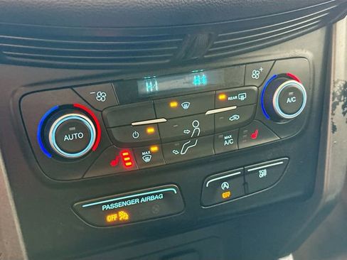 Used 2018 Ford Escape SE image 16